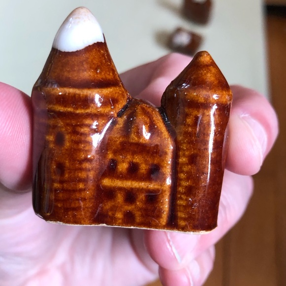 Vintage Bundle of (12) Ceramic Brown Drip Glazed Miniature Buildings - Picture 10 of 15